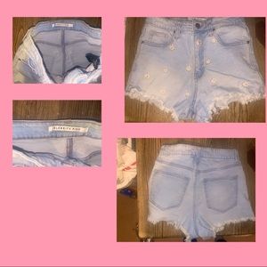 Light Blue Denim Jean (W/ Daisy’s)